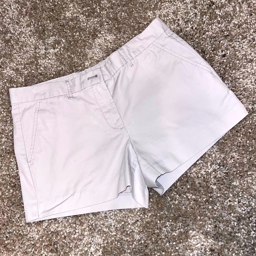 Light gray Gap shorts